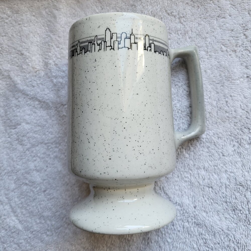 1994 NEW YORK CITY SKYLINE RESTAURANT WARE COFFEE MUG, MANHATTAN, Buffalo China